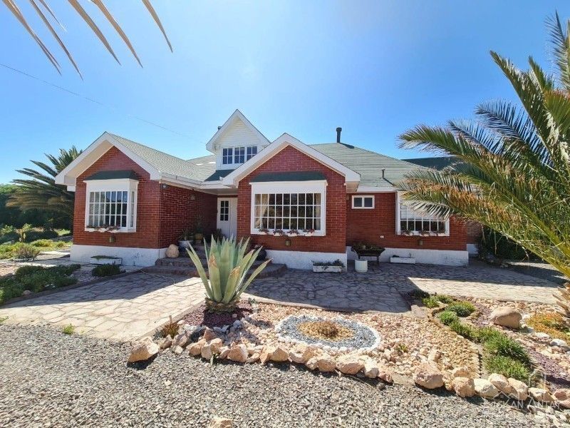 SECTOR LA BANDA, HERMOSA CASA, 5D. 4B. 2E. 